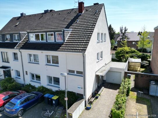 Wohn-Geschäftshaus, 3 WE, Arztpraxis, Garten, Stellplätze, 2 Garagen, Soll-Miete p.a. 48.000 € ...