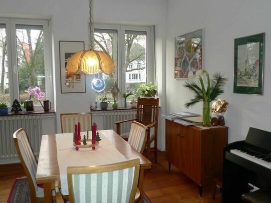 3-Zimmer-Wohnung, sehr zentral gelegen und mit herrlicher Terrasse zum Gemeinschaftsgarten