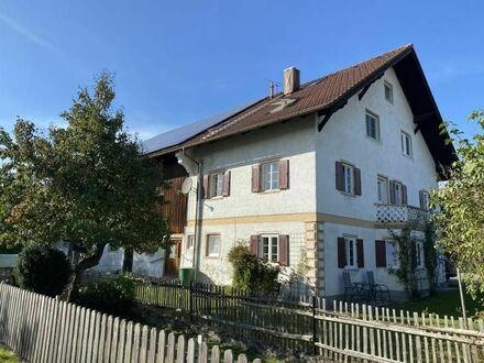 Bauernhof mit Wohn- und Gewerbenutzung sowie großzügige Wiesenfläche für Ihre Tierhaltung in Raisting nahe dem Ammersee