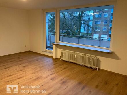 Bonn-Auerberg - Top sanierte 2-Zimmer Wohnung mit Loggia, leerstehend!