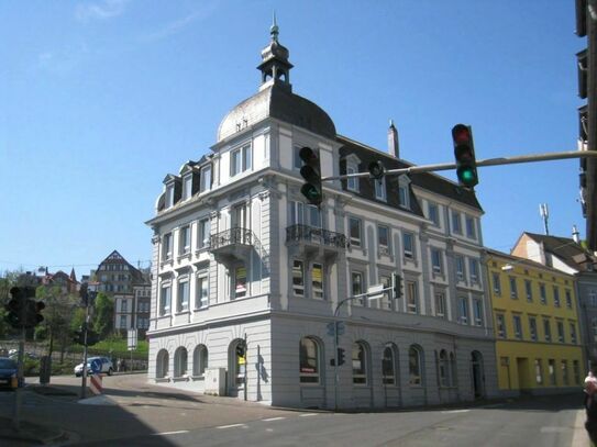 EHEMALIGE BANK, EHEMALIGES HOTEL...
EIN HISTORISCHES GEBÄUDE...
UMBAU ZU WOHNUNGEN LÄUFT...