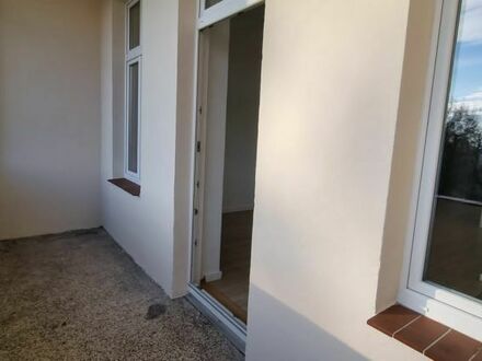 *RESERVIERT* 3 Raumwohnung mit hofseitigen Balkon in der Südstadt