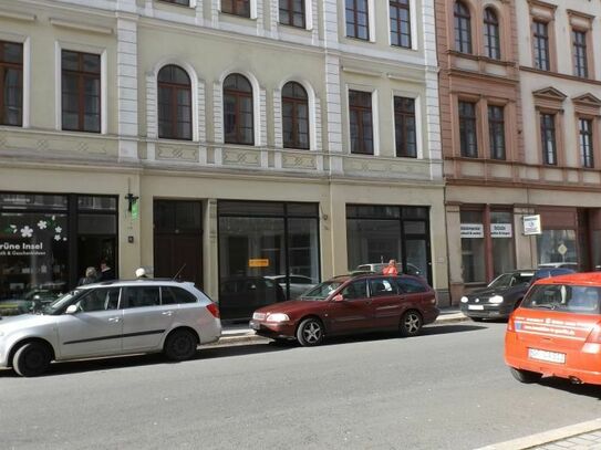 Große Gewerbeeinheit mit Schaufenster