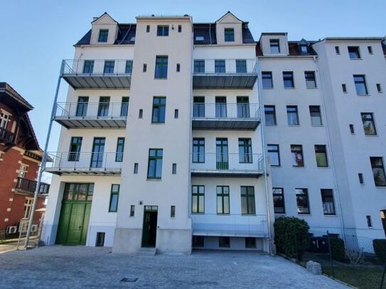 Tolle 6 Raumwohnung mit 2 großen Balkonen + Stellplatzmöglichkeit