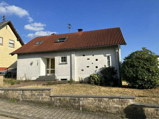 charmantes, freistehendes Einfamilienhaus mit schönem Garten in Bexbach-Frankenholz
