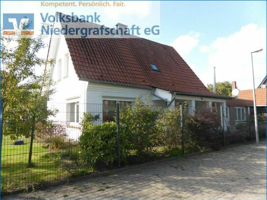 Einfamilienhaus mit Nebengebäude in Hoogstede