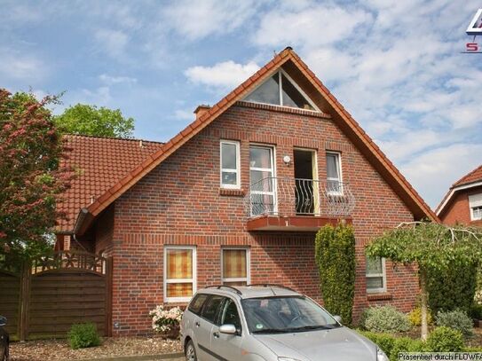 Schöne Oberwohnung in ruhiger Siedlungslage in Remels!