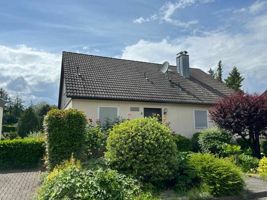 Beste Wohnlage in Ettenheim-Altdorf - Einfamilienhaus mit viel Potential, idyllischem Garten und Doppelgarage