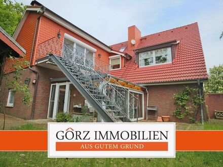 Wohnen und Arbeiten unter einem Dach! Großzügige und komfortable Immobilie mit Gewerbeeinheit.