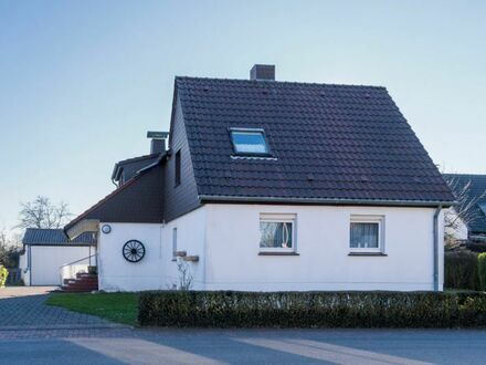 Großzügiges Einfamilienhaus inklusive Halle mit Potenzial in beliebter Lage von Dinslaken-Eppinghoven!