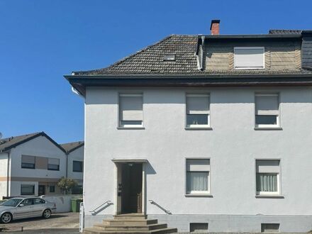 Zweifamilienhaus mit Einliegerwohnung und Halle/Werkstatt in Hennef!