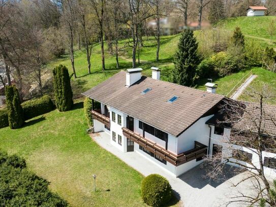 Gelegenheit: Großzügiges Landhaus mit unverbaubarem Panoramabergblick