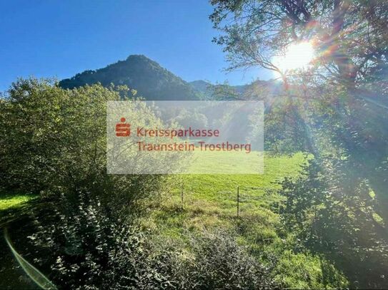bezaubernde Eigentumswohnung mit Burgblick in Marquartstein