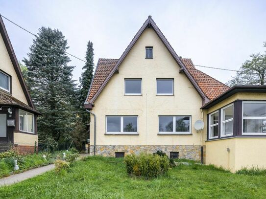 Elze-Mehle: Einfamilienhaus mit viel Potenzial auf großem Grundstück