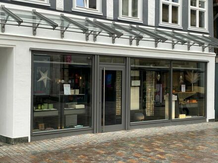 Attraktives Geschäftslokal in bester Lage in der Fußgängerzone (Mittelstraße) von Lemgo zu vermieten!