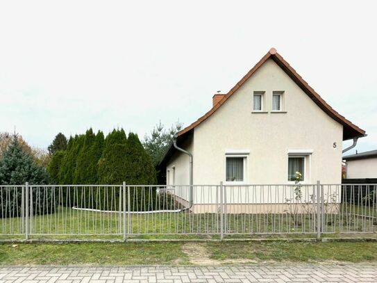 Reserviert: Erweiterungsfähiges Einfamilienhaus mit großzügigem Nebengelass in Hennickendorf!