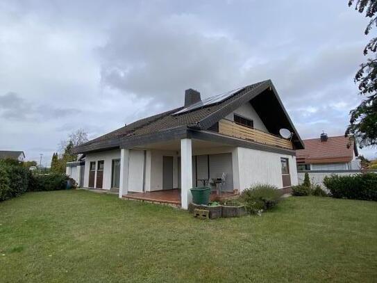 Wohnhaus mit Galerie , freistehend in ruhiger Lage von Morlautern