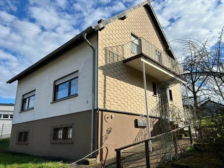 EIDENBORN : 1 - 2 Familienhaus mit 1270 m² GRUNDSTÜCK ( incl. Bauplatz ) in absolut RUHIGER Lage !