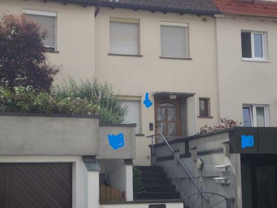 Gemütliches Reihen-Mittel-Haus mit kleinem Garten in Bestlage von Esslingen Hegensberg