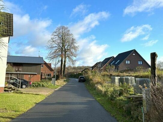 Gepflegtes Zweifamilienhaus in Feldrandlage