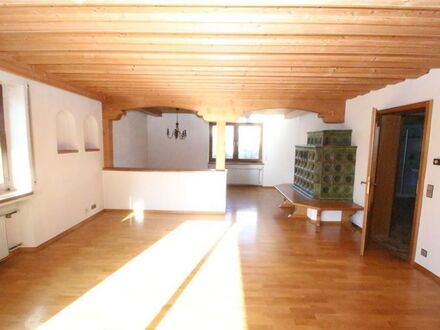 6-Zimmer Erdgeschosswohnung mit Garten, Terrasse und Freisitz, bezugsfrei