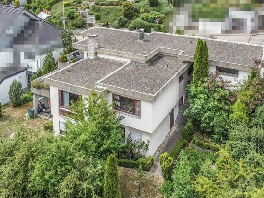 GROßES EINFAMILIENHAUS MIT WEITBLICK