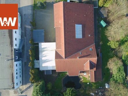 Vielseitig nutzbare Gewerbefläche/Büros/ Werkräume mit Eigentümerwohnung in Neukirchen.