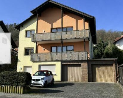 AS-Immobilien.com +++ grundsolide erbautes 2 Familienhaus mit Einliegerwohnung Garagen +++