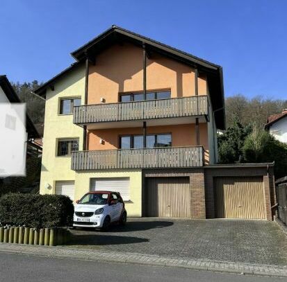 AS-Immobilien.com +++ grundsolide erbautes 2 Familienhaus mit Einliegerwohnung Garagen +++