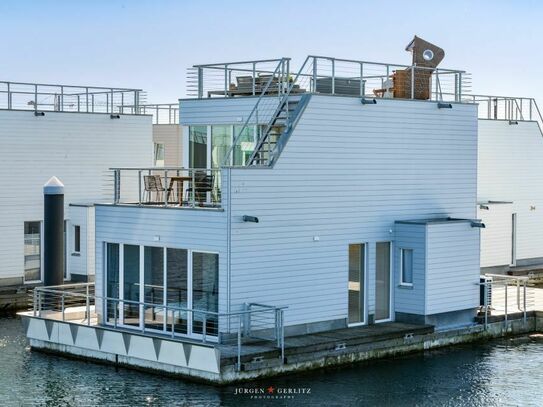 Ferienhaus auf dem Wasser - Das eigene Boot direkt am Haus