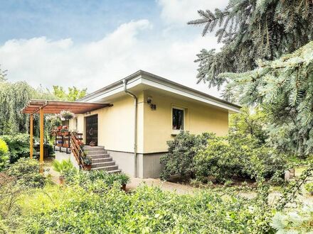 Einfamilienhaus im Bungalowstil mit Garten nähe Straussee