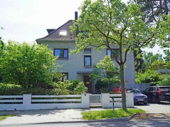 Großzügiges Dreifamilien-Stadthaus mit vielen Möglichkeiten, auch ideal als Mehrgenerationenhaus