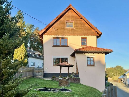 Idyllisches Zuhause mit grüner Oase - Hier wartet Ihr Traumhaus