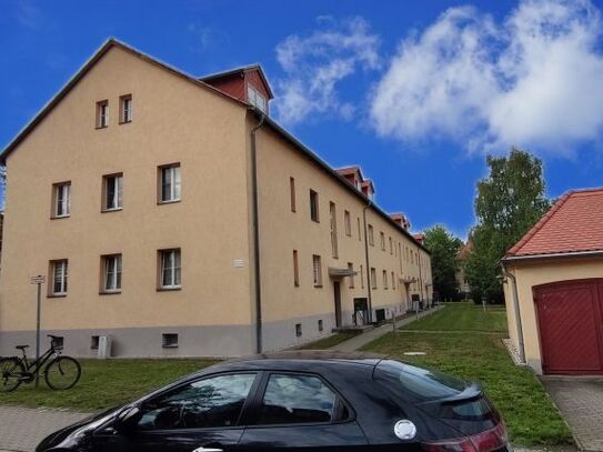 2 Raumwohung Denkmalschutz mit sonnigem Balkon und Blick in den Garten