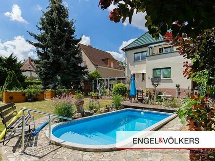 Idyllisches Einfamilienhaus mit Garten und Pool in Top Lage