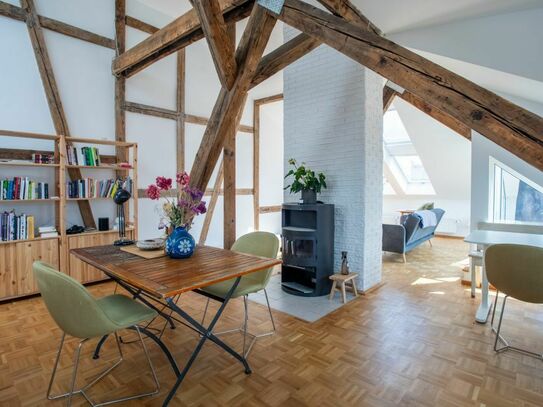 Sanierte 126 m² Maisonettewohnung mit Kamin und Dachterrasse mitten in Berlin-Kreuzberg