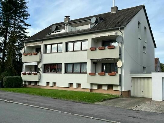 Mehrfamilienhaus - 6 Wohnungen, 11 Garagen und große Grünfläche mit Ausbaupotential!