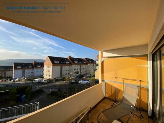 Sonniges 1 Zimmer Appartement mit Einbauküche und Balkon
mit traumhaften Blick auf Niedernhausen !!!