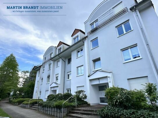 Attraktive 2 Zimmer Wohnung mit offenem Kamin, 
EBK, Balkon & Garage in ruhiger Wohnlage von Idstein