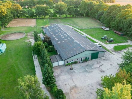 Gepflegter Hof in Norderstedt mit Reitstall und Wohnmöglichkeit