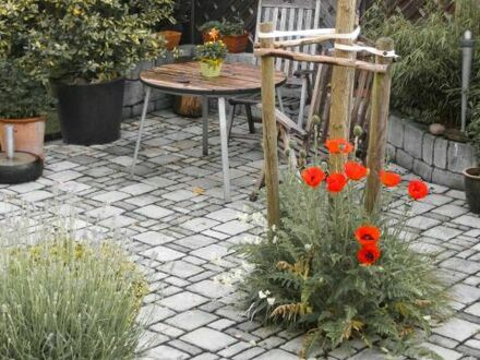 Knusperhaus mit gemütlicher Terrasse