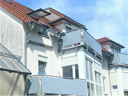 Bruchsal - Im Fuchsloch - freie 2 Zi-Wo.
65 m² - 3. OG-DG - TG - Balkon
Einbauküche u. Klimaanlage