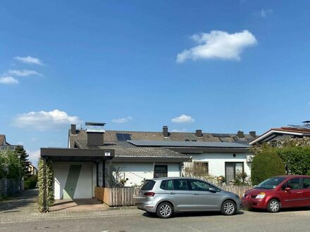 Bungalow in guter Lage Blankenloch
Auf einer Ebene Wfl. 135m² u. WR im UG 
Sonniges Grundstück 429m²