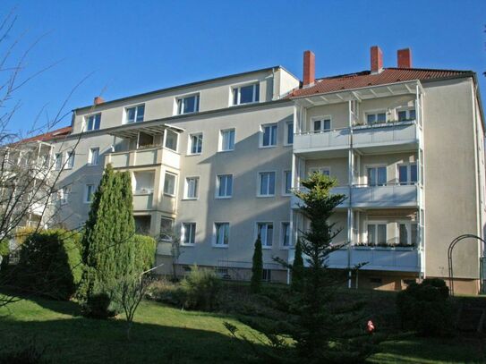 Hervorragende Kapitalanlage im schönen Blumenviertel von Erfurt: gepflegte 2 Zi - Wohnung mit Balkon