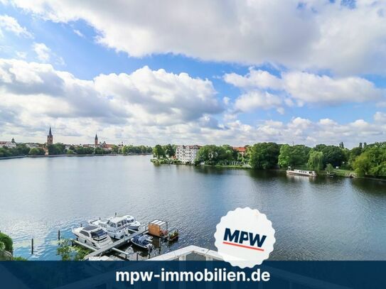 Hochwertige Wohnung mit traumhaftem Balkonblick auf die Spree