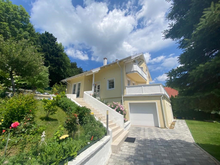 Wunderschönes Mehrfamilien - Landhaus mit viel Platz und unverbauter Fernsicht!