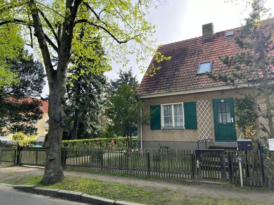 ***Kleine rustikale Doppelhaushälfte mit großem Garten und Pool***