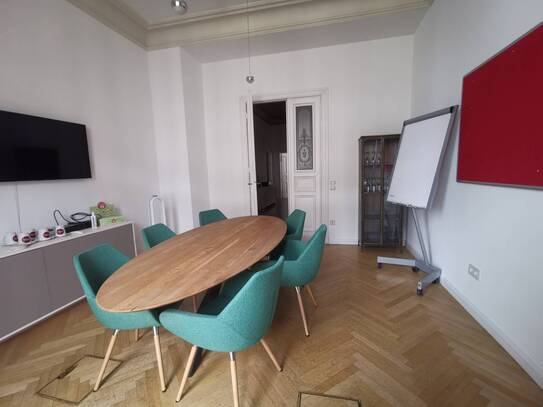 Wunderschöner Altbau mit Balkon