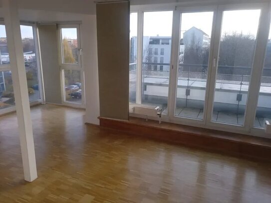 Maisonette-Wohnung in City-Lage mit 2 großen Dachterrassen in Ost-/Südausrichtung