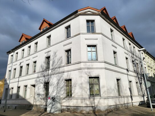 KAPITALANLEGER AUFGEPASST - modernisiertes 12-Familienhaus zum Kauf in Staßfurt